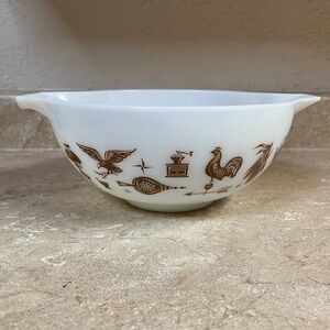 Vintage Pyrex Early American bowl